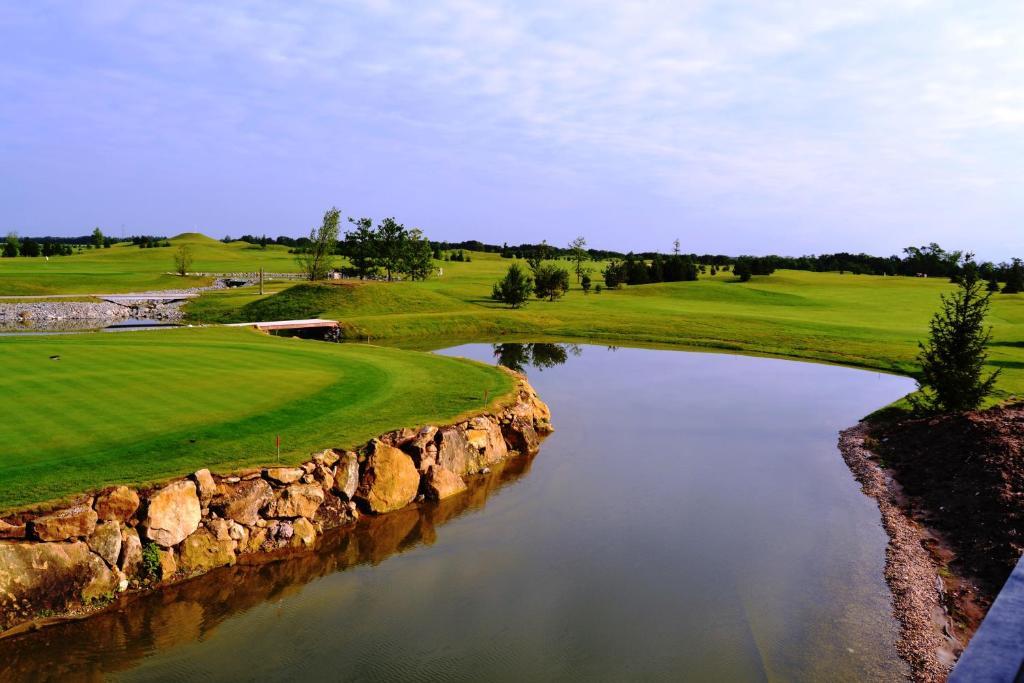 Sand Martin Hotel Mladá Boleslav Eksteriør billede